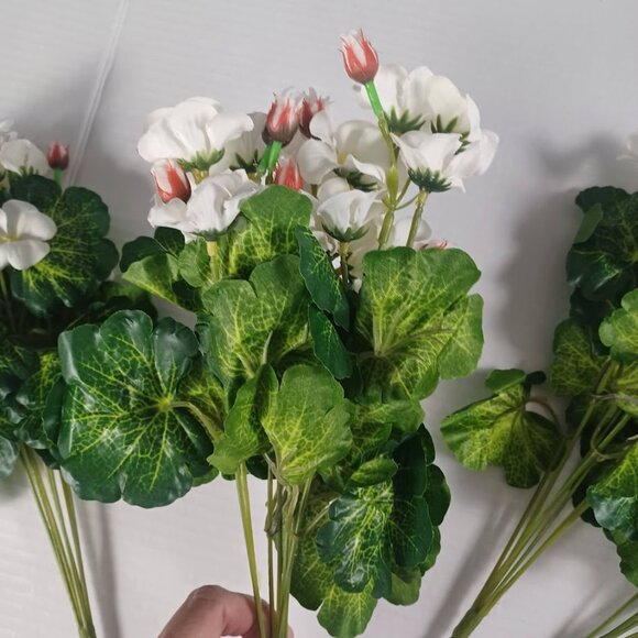 Mini Geraniums Artificial Faux Flowers -White -Set Of 4 -NEW -Floral Decoration - Picture 4 of 11